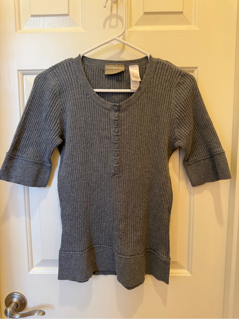Liz Claiborne Gray Ribbed Button-Up Henley Top